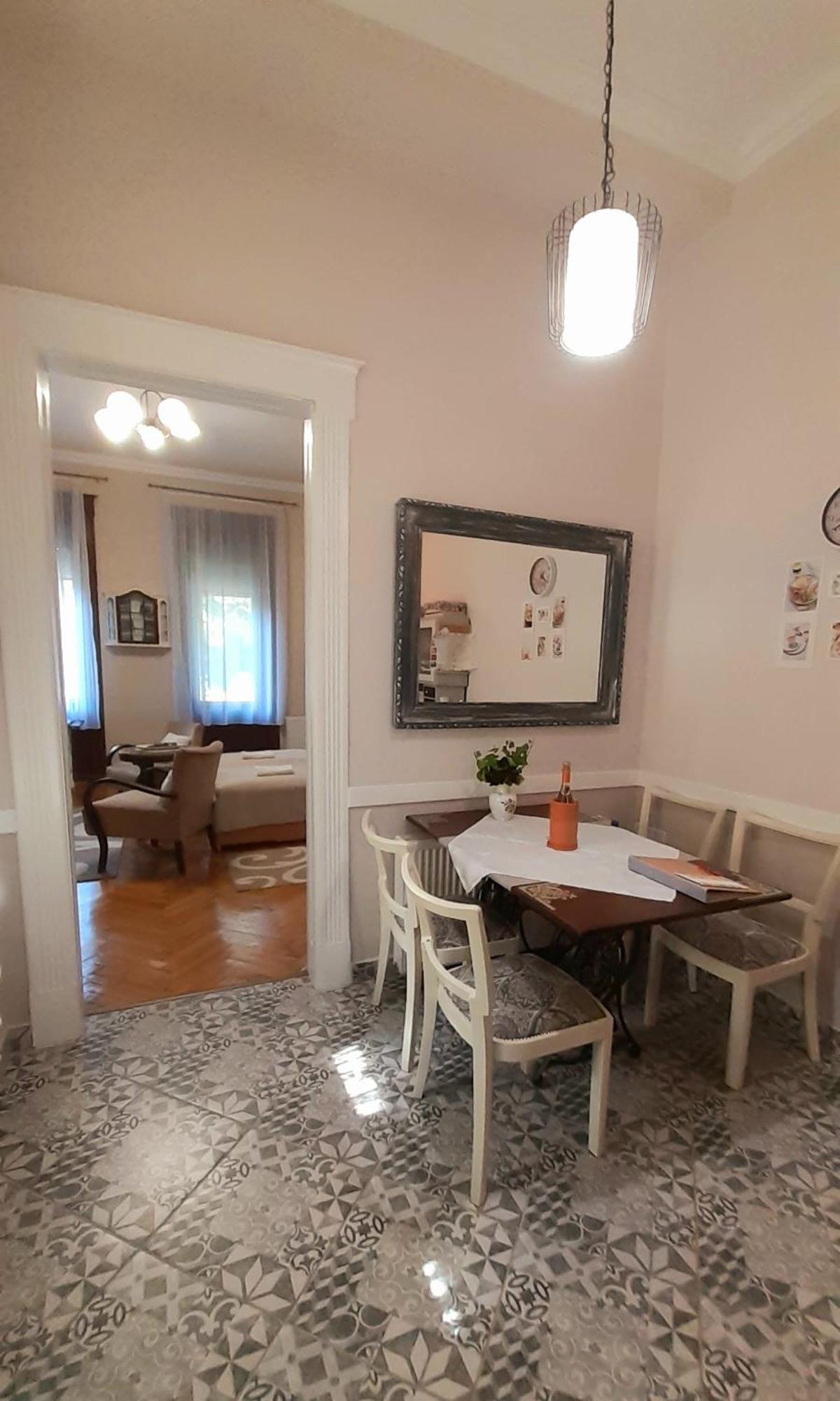 شقة Ekszerdoboz Apartman إغير المظهر الخارجي الصورة
